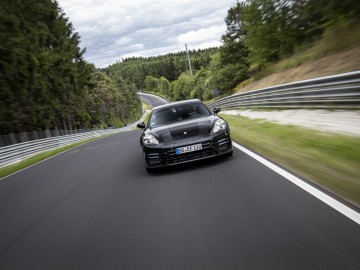  Porsche Panamera z rekordem na p&oacute;łnocnej pętli toru N&uuml;rburgring